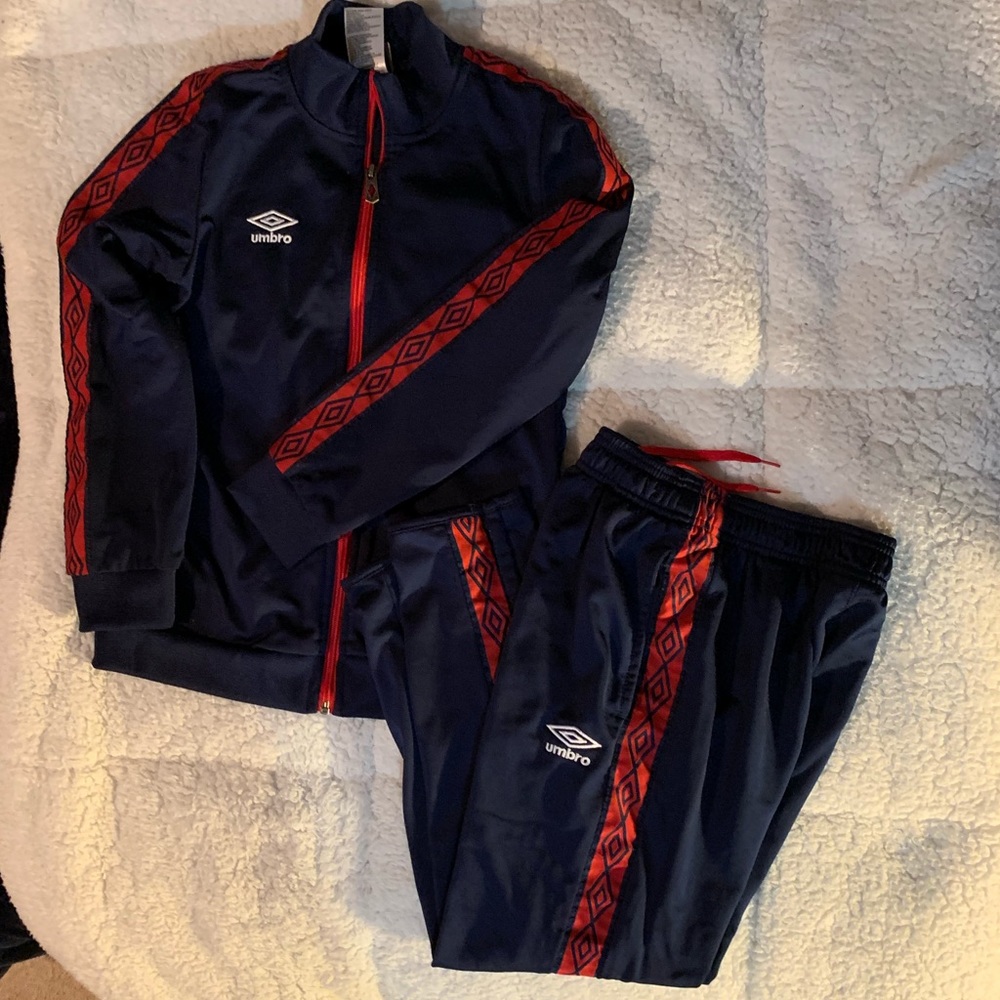 2 piece track suit Umbro boys m (8-10)